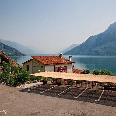 Studio Zu - Lakeside Apartment Riva di Solto Luaran gambar