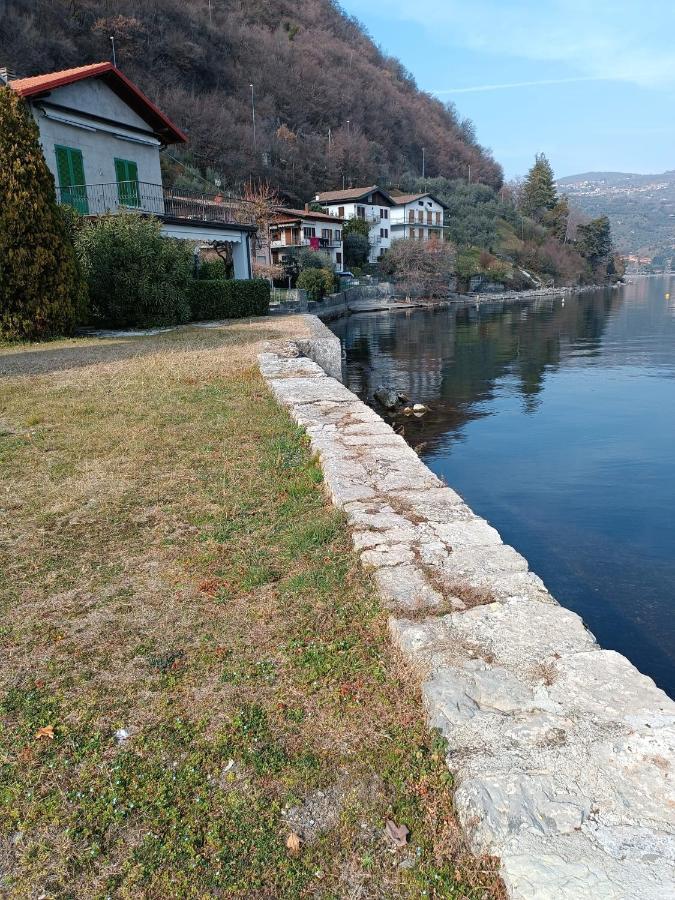 Studio Zu - Lakeside Apartment Riva di Solto Luaran gambar