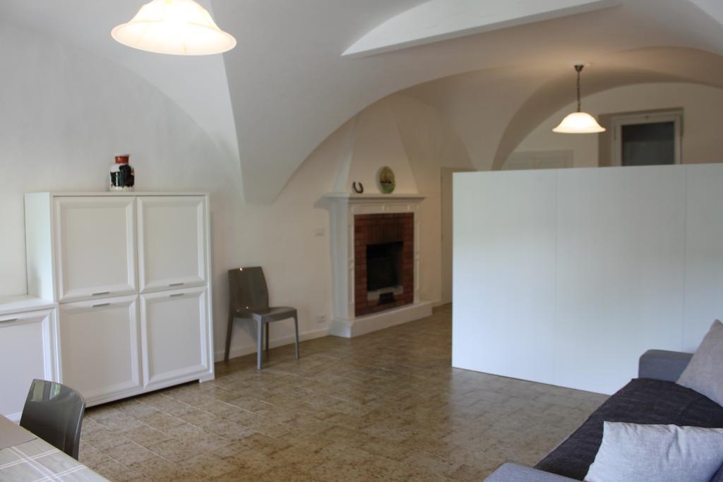 Studio Zu - Lakeside Apartment Riva di Solto Luaran gambar